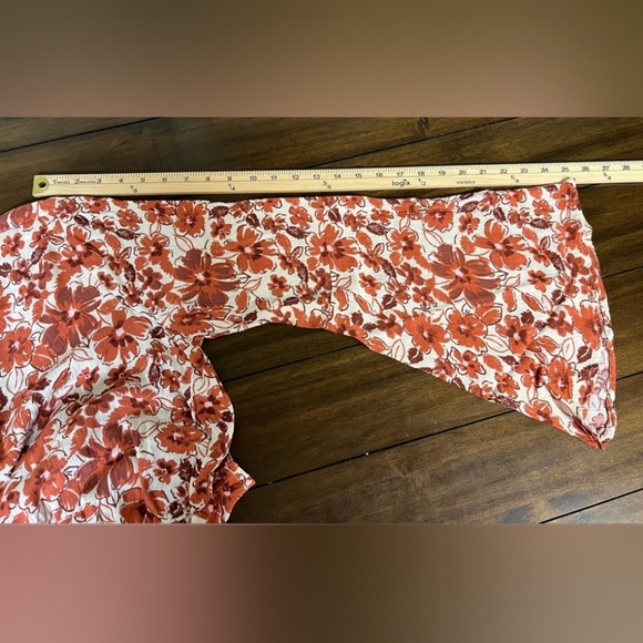 🆕Andree by Unit Long Sleeve Bell Floral Peplum Blouse - Picture 6 of 15